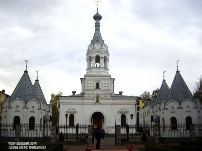 Бобруйск георгиевский храм. Церковь Святого Георгия Бобруйск. Бобруйск белая Церковь. Свято-Георгиевский храм (Бобруйск). Храм Бобруйская и Ярцевская памятник.