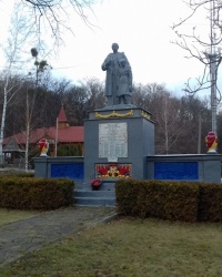 Братская могила советских воинов, с. Коропово