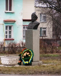 Памятник бюст Богдану Хмельницкому в г. Смела