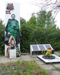 Памятника воинам-освободителям в Ингульце. Братская могила