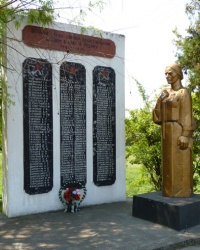 Памятник воинам-односельчанам в с.Алексеевка (Никопольский р-н)