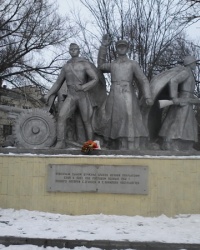 Памятник "Подвигу батареи С. Оганова и С. Вавилова" в Ростове-на-Дону