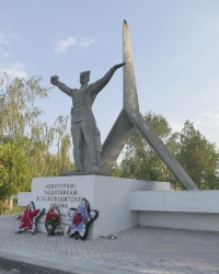 Памятник авиаторам ВОВ в г.Джанкое