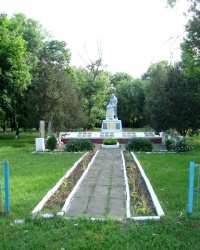 Воинский мемориал в с.Елизарово (Солонянский р-н)