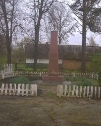 Памятник воинам-односельчанам в с.Крапивня