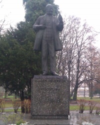 Памятник Яну Дзержону в городе Ключборк