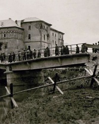 Бережанский замок на реке Золотая Липа