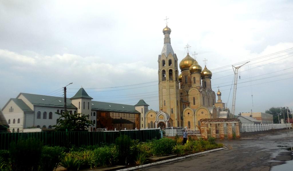 Город курахово донецкая область. Храм иконы Державная в Курахово. Курахово Церковь. Курахово Донецкая область. Курахово фото города.